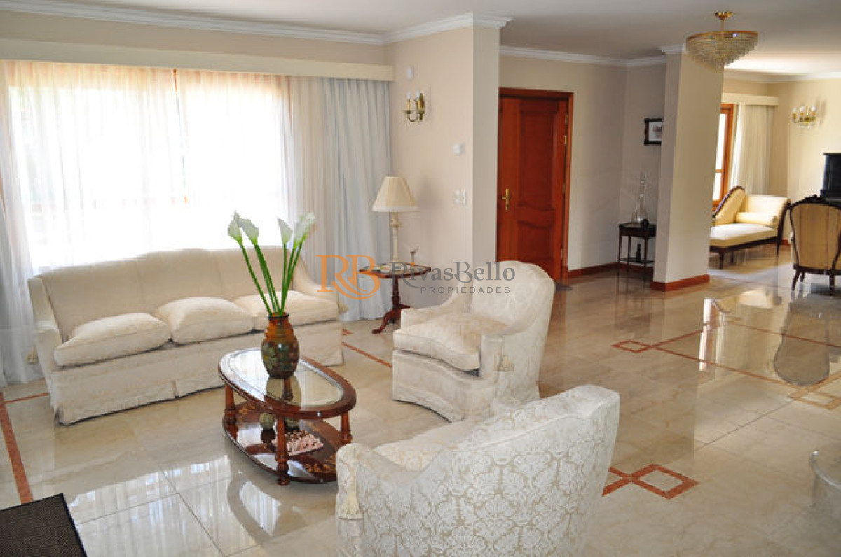 Casa ID.68 - Casa en Mansa, 5 dormitorios  ABIERTO A NEGOCIOS, TOMA TERRENO O APARTAMENTOS .PUEDE FINANCIAR 40% CON INTERES