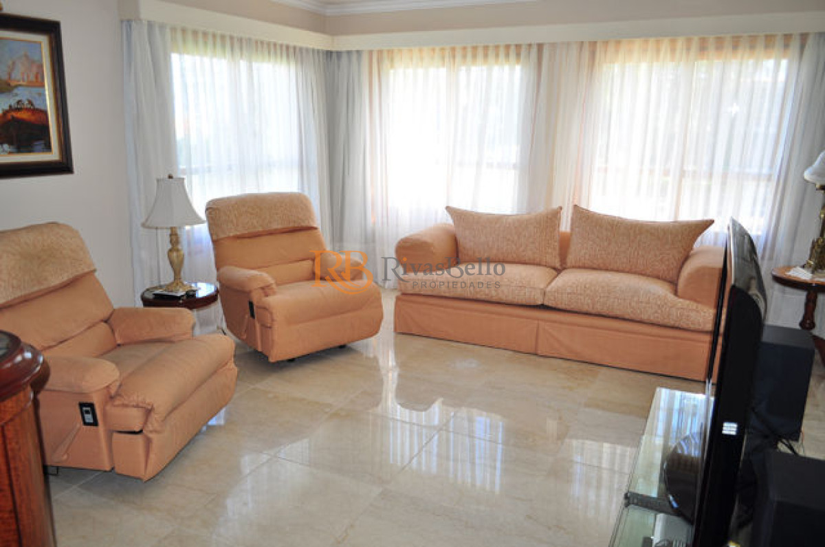 Casa ID.68 - Casa en Mansa, 5 dormitorios  ABIERTO A NEGOCIOS, TOMA TERRENO O APARTAMENTOS .PUEDE FINANCIAR 40% CON INTERES