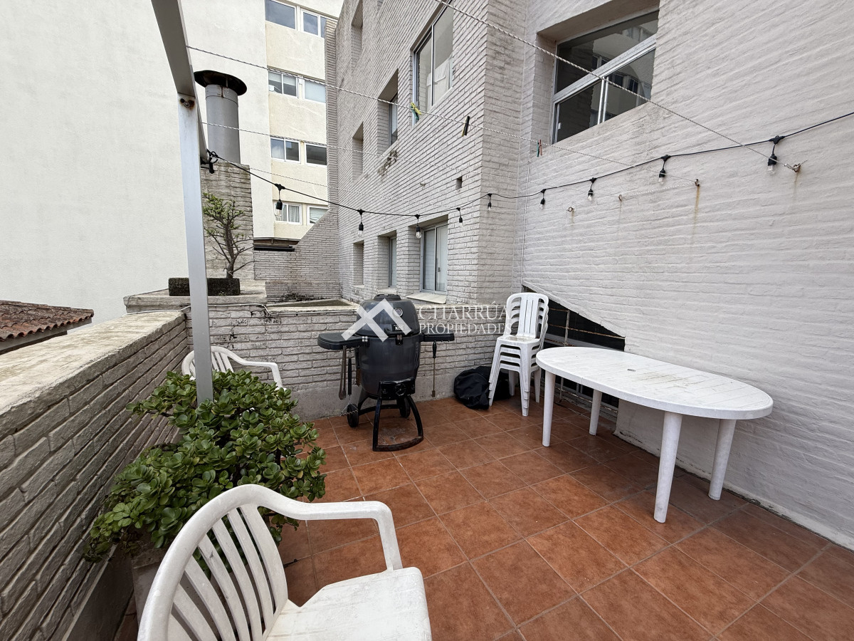 Apartamento ID.49 - Se Vende Apartamento En Punta Del Este, A Pasos De El Puerto