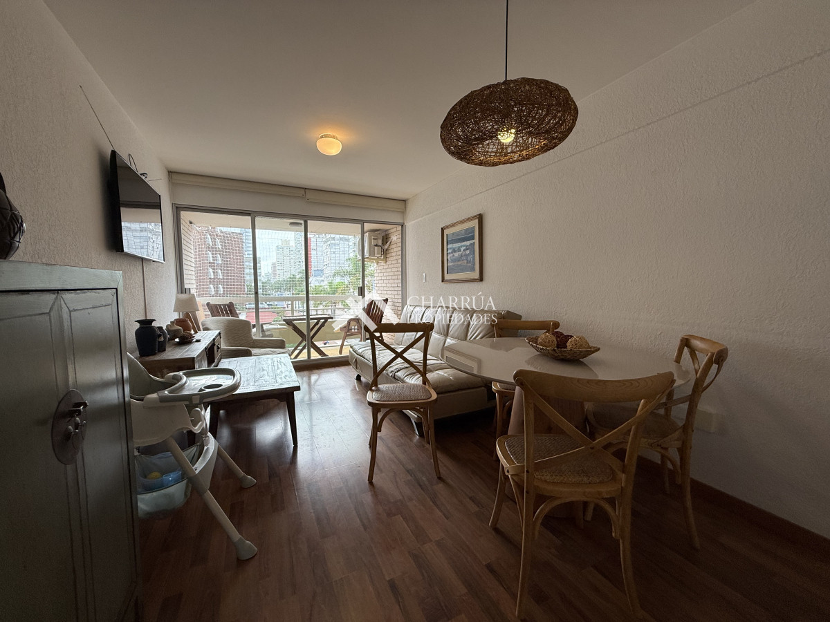 Apartamento ID.49 - Se Vende Apartamento En Punta Del Este, A Pasos De El Puerto