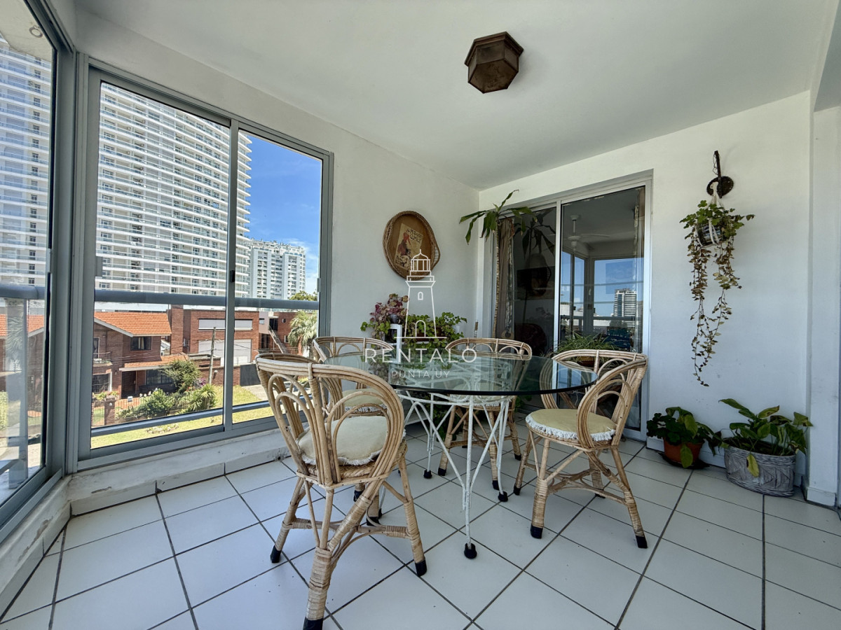 Apartamento ID.102 - Apartamento de 3 dormitorios en venta Punta del Este, playa mansa