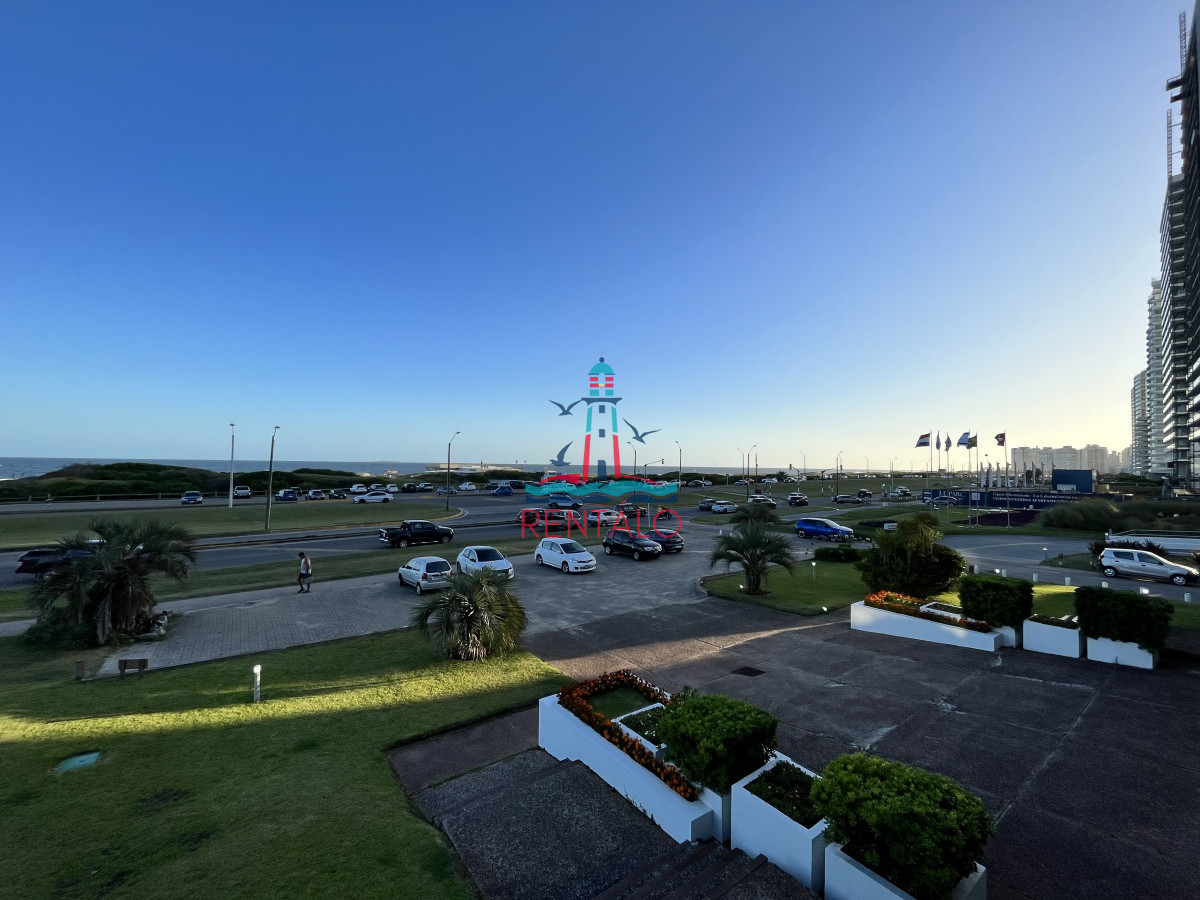 Apartamento ID.691 - Apartamento en venta en Punta del este 2 dormitorios y medio OPORTUNIDAD!