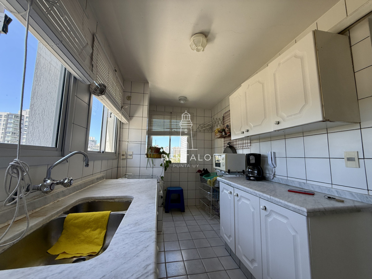 Apartamento ID.102 - Apartamento de 3 dormitorios en venta Punta del Este, playa mansa