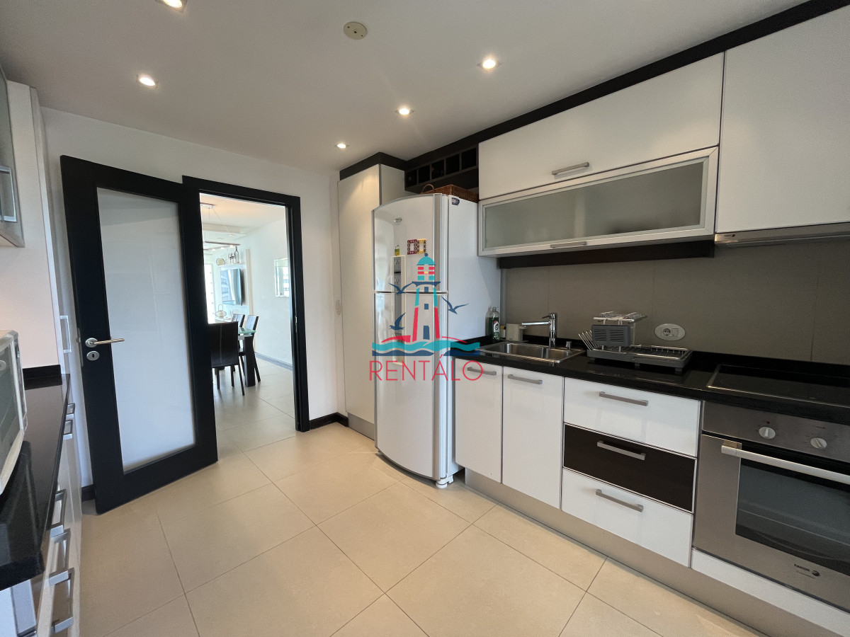 Apartamento ID.67 - Apartamento en venta 3 dormitorios en Punta del Este, playa mansa