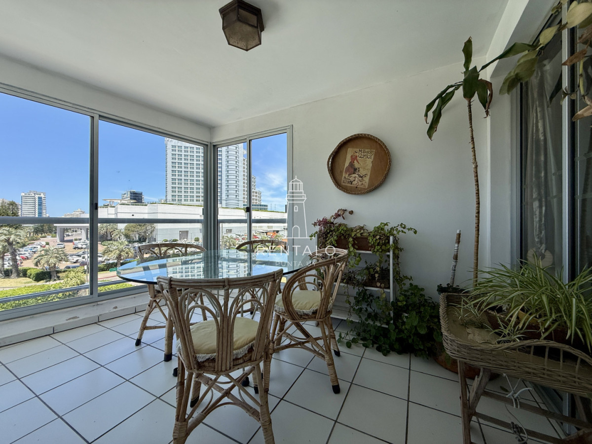 Apartamento ID.102 - Apartamento de 3 dormitorios en venta Punta del Este, playa mansa