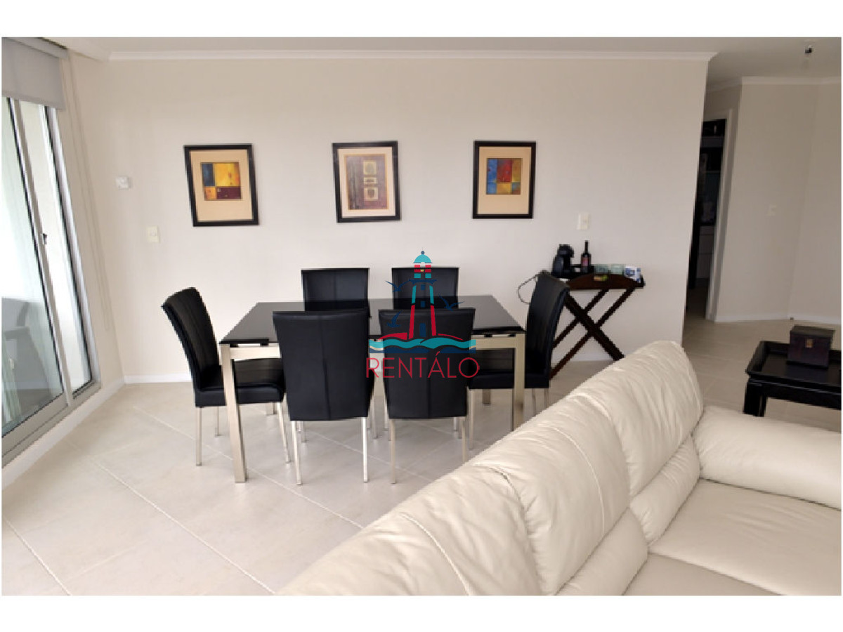 Apartamento ID.81 - Apartamento en venta 3 dormitorios en Punta del Este, sobre Roosevelt 