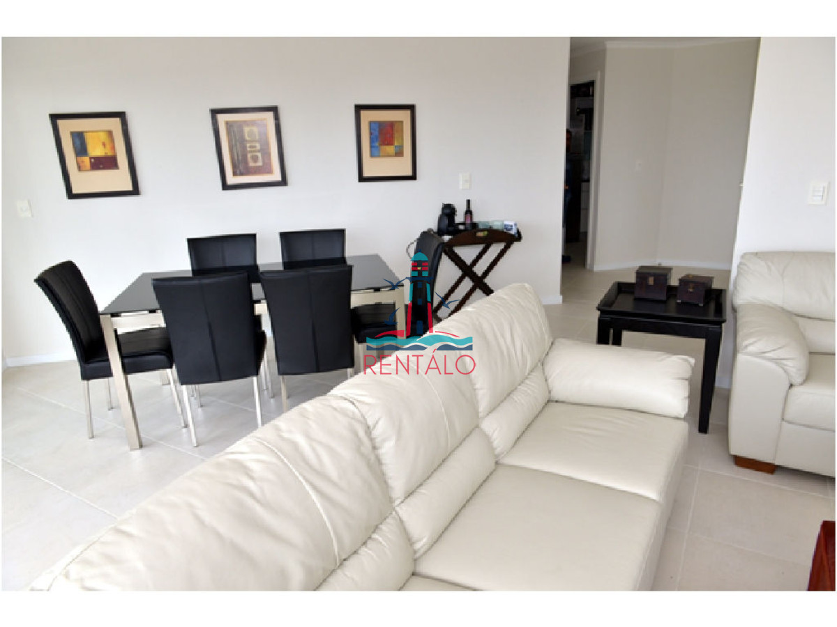 Apartamento ID.81 - Apartamento en venta 3 dormitorios en Punta del Este, sobre Roosevelt 