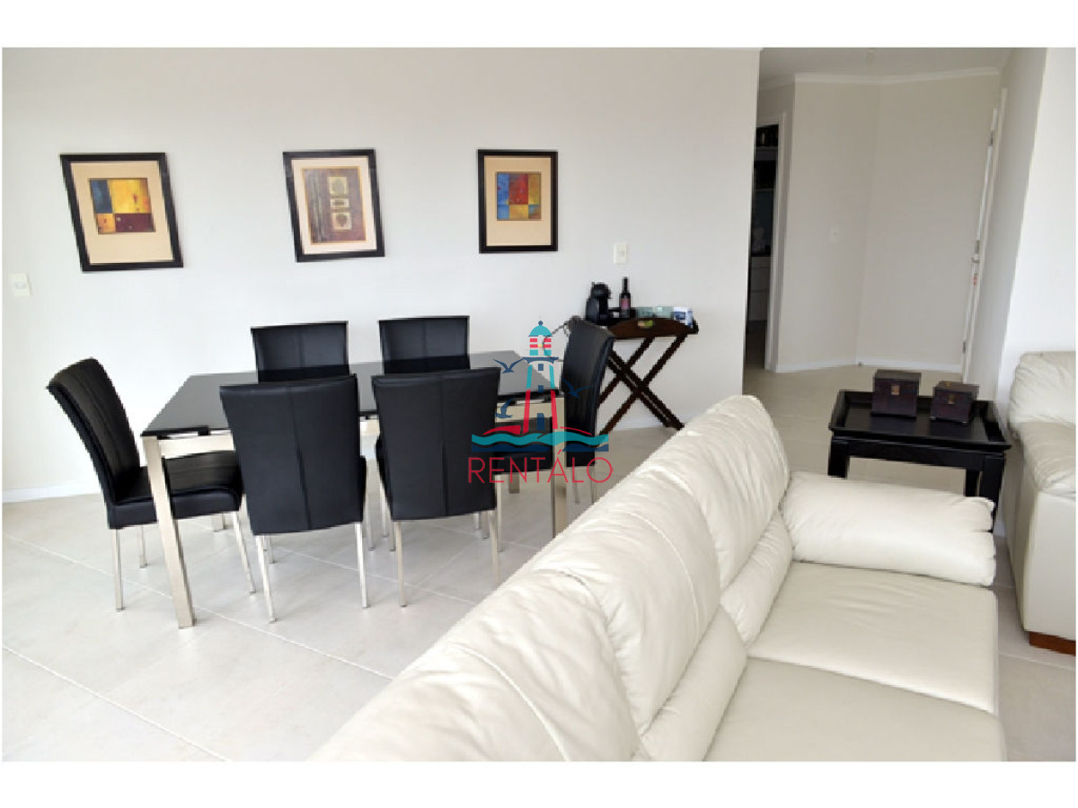 Apartamento ID.81 - Apartamento en venta 3 dormitorios en Punta del Este, sobre Roosevelt 