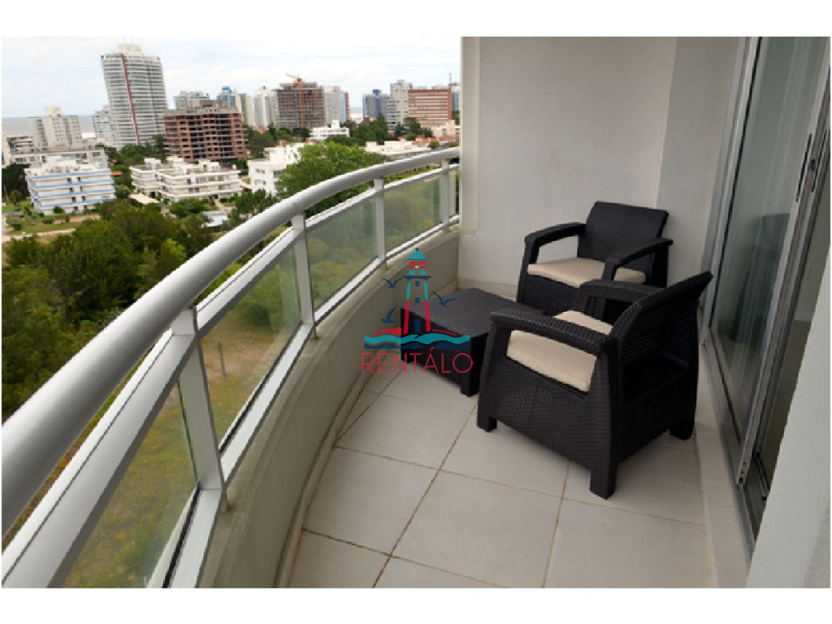 Apartamento ID.81 - Apartamento en venta 3 dormitorios en Punta del Este, sobre Roosevelt 