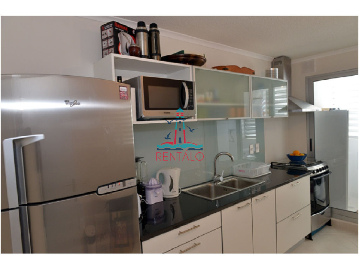 Apartamento ID.81 - Apartamento en venta 3 dormitorios en Punta del Este, sobre Roosevelt 