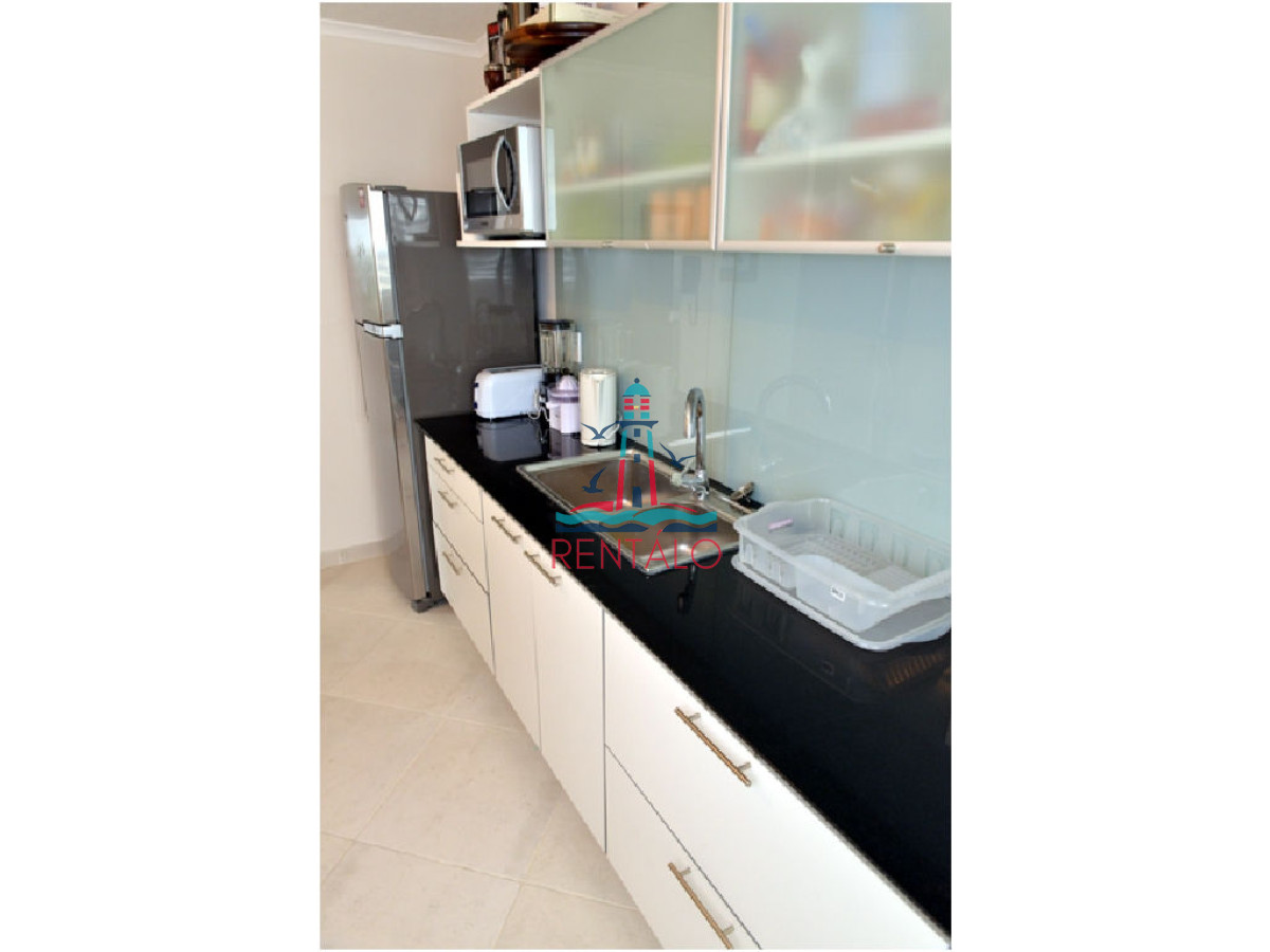 Apartamento ID.81 - Apartamento en venta 3 dormitorios en Punta del Este, sobre Roosevelt 