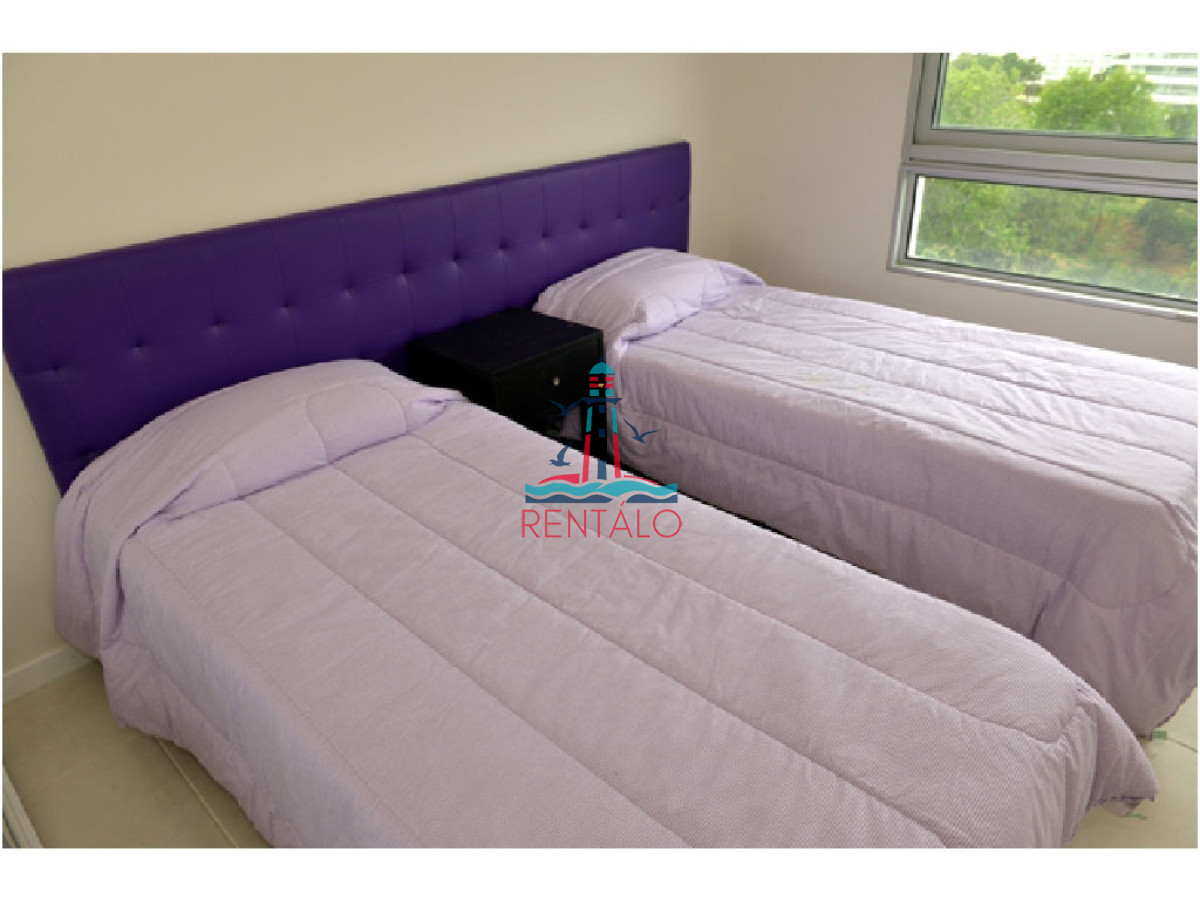 Apartamento ID.81 - Apartamento en venta 3 dormitorios en Punta del Este, sobre Roosevelt 