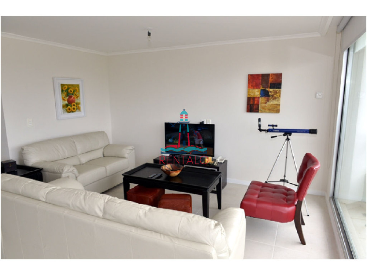 Apartamento ID.81 - Apartamento en venta 3 dormitorios en Punta del Este, sobre Roosevelt 