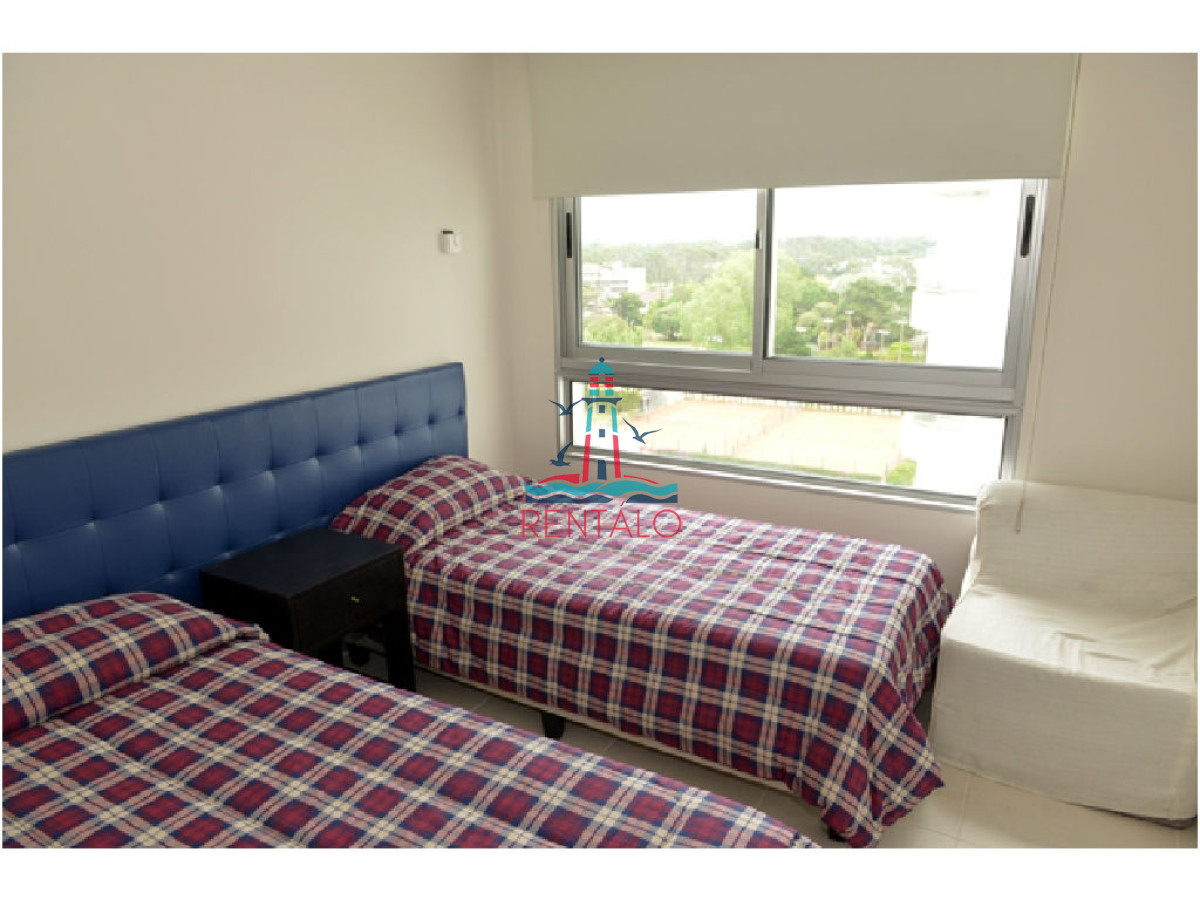 Apartamento ID.81 - Apartamento en venta 3 dormitorios en Punta del Este, sobre Roosevelt 