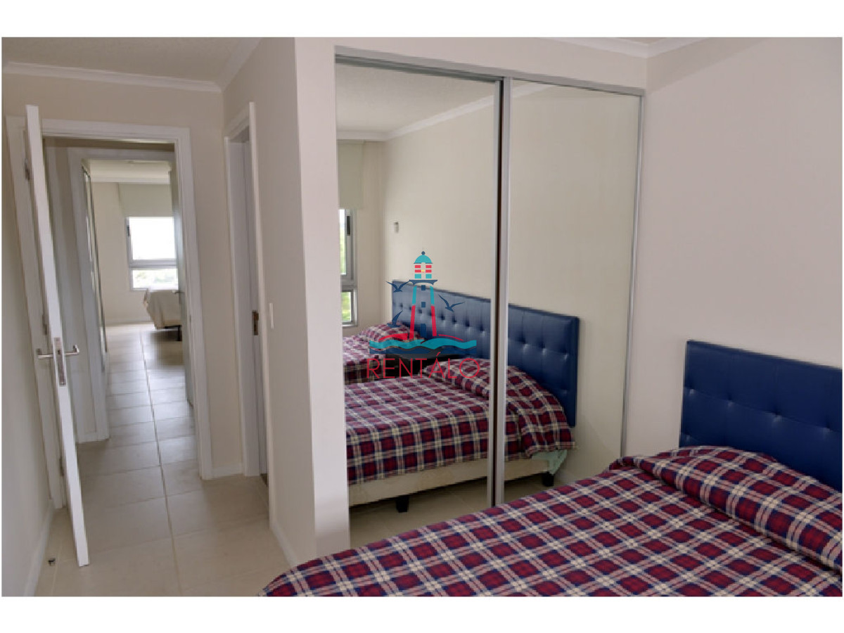 Apartamento ID.81 - Apartamento en venta 3 dormitorios en Punta del Este, sobre Roosevelt 