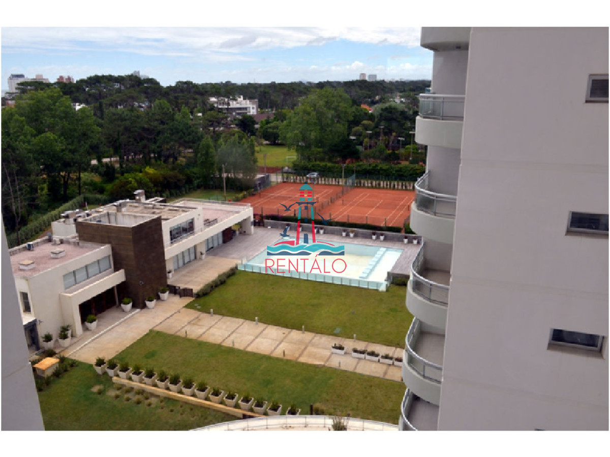 Apartamento ID.81 - Apartamento en venta 3 dormitorios en Punta del Este, sobre Roosevelt 
