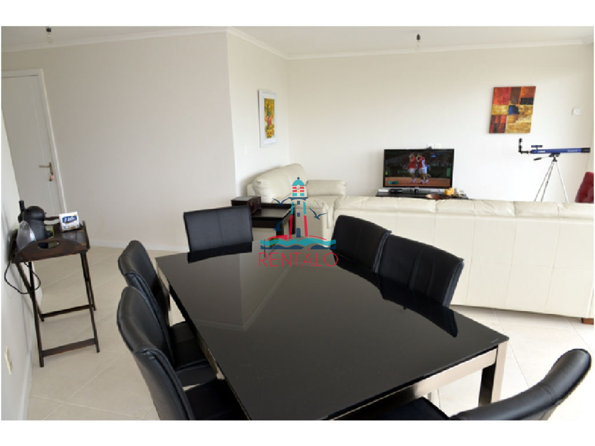 Apartamento ID.81 - Apartamento en venta 3 dormitorios en Punta del Este, sobre Roosevelt 