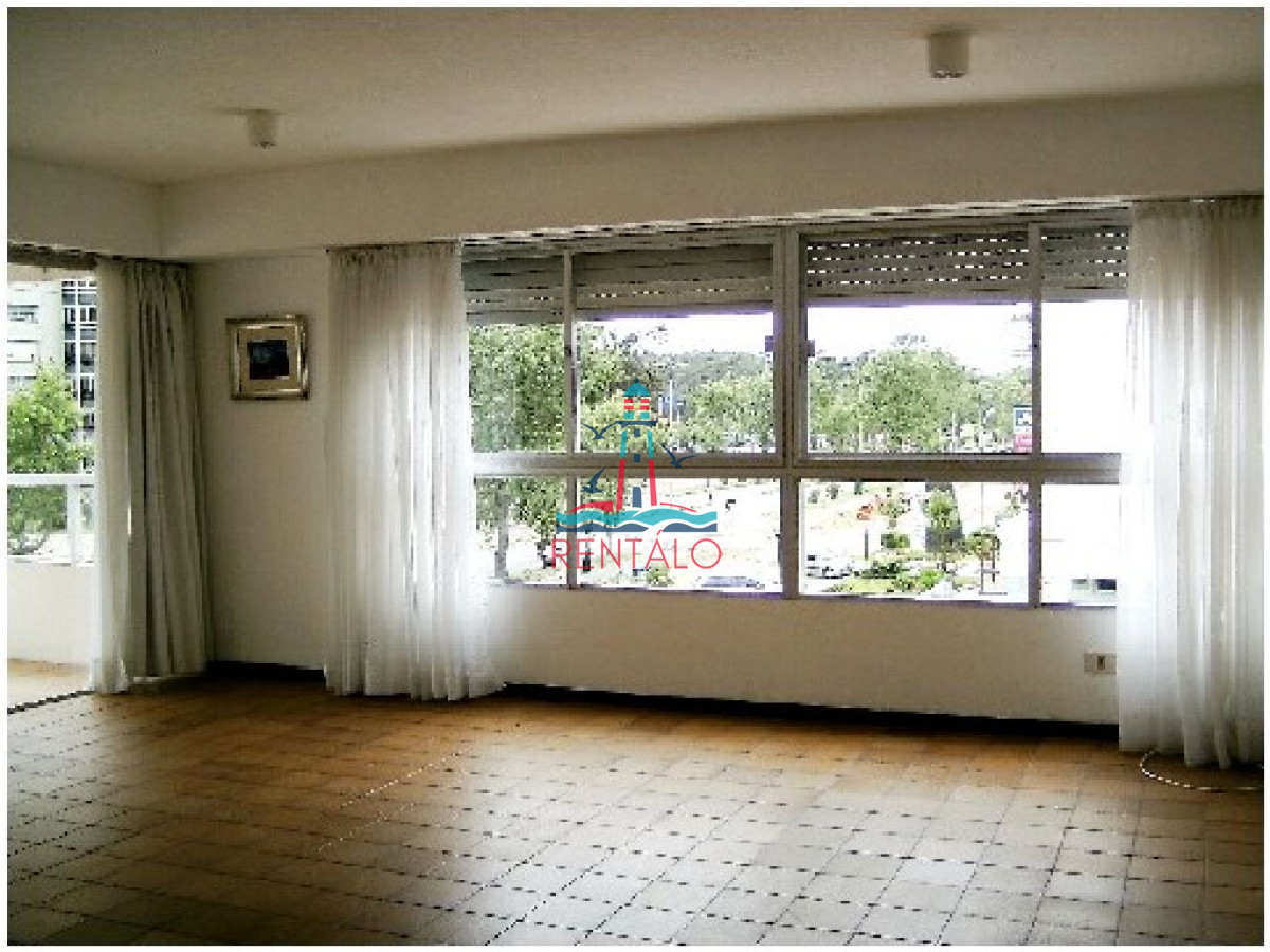 Apartamento ID.412 - Apartamento de 2 dormitorios en Punta del Este oportunidad