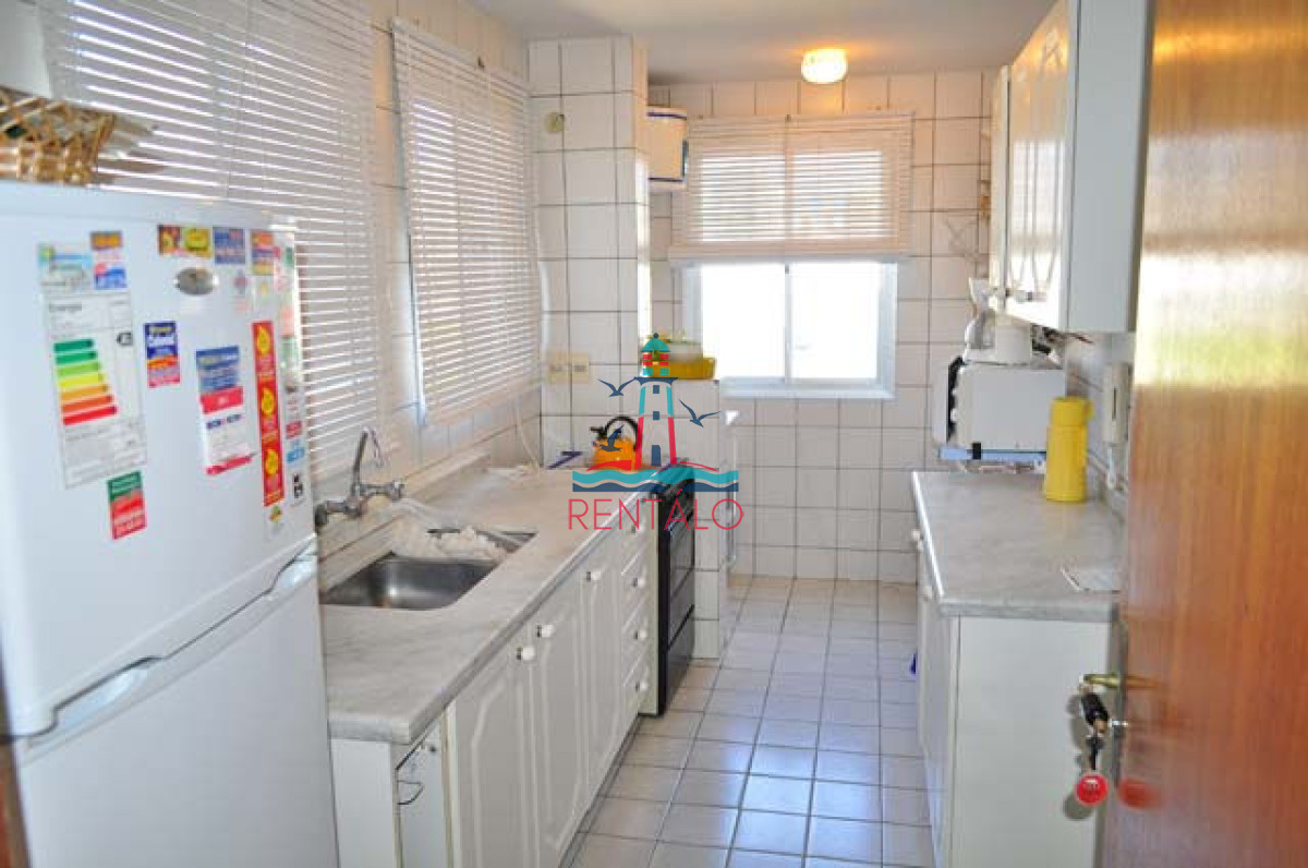 Apartamento ID.102 - Apartamento de 3 dormitorios en venta Punta del Este, playa mansa