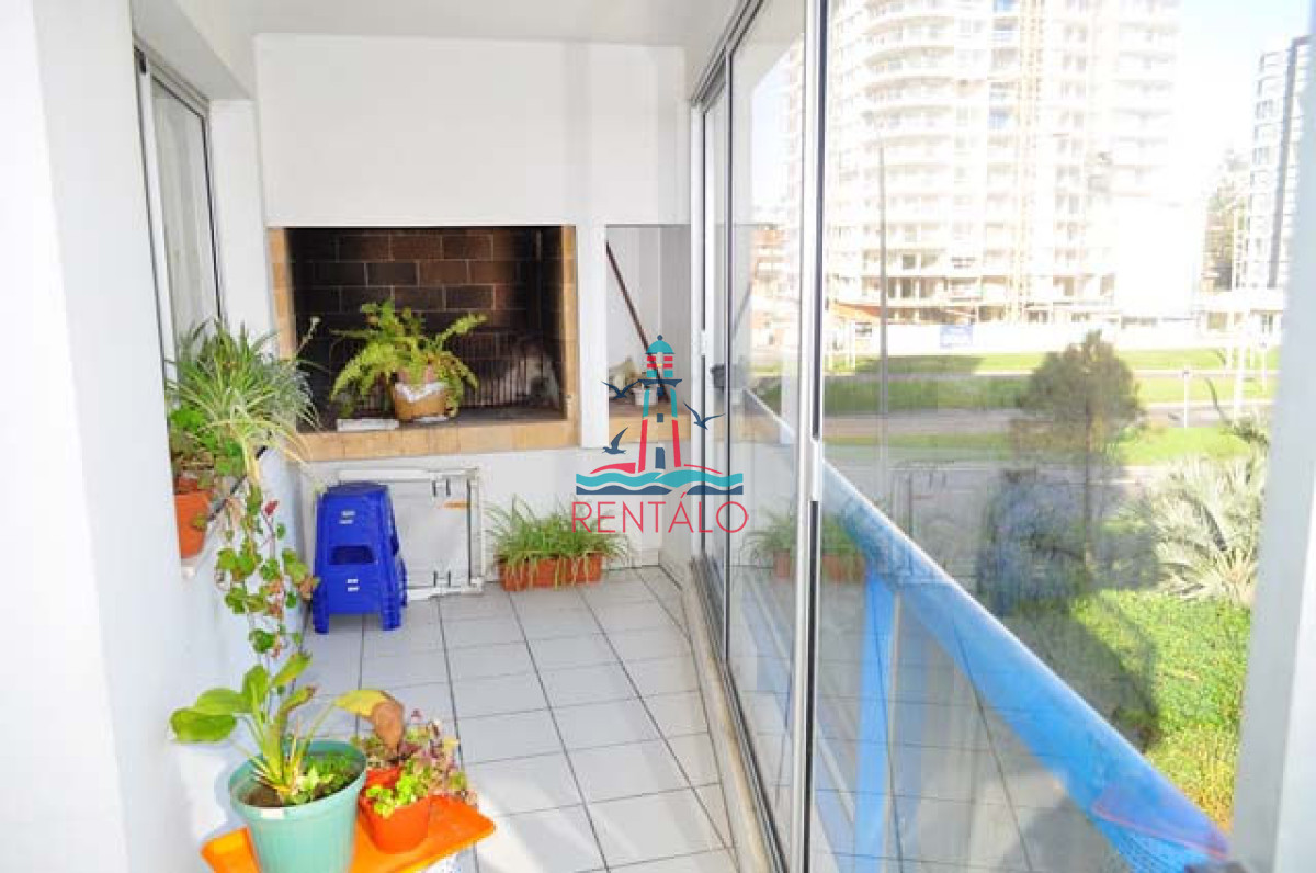 Apartamento ID.102 - Apartamento de 3 dormitorios en venta Punta del Este, playa mansa