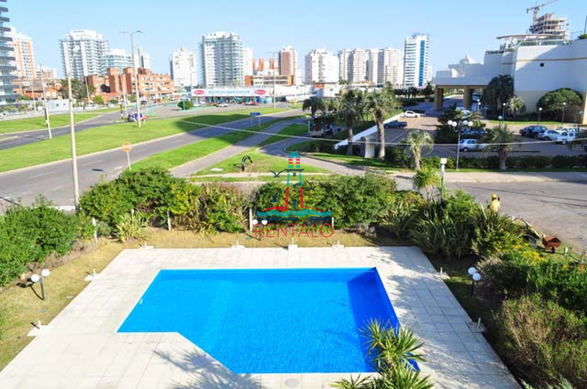 Apartamento ID.102 - Apartamento de 3 dormitorios en venta Punta del Este, playa mansa