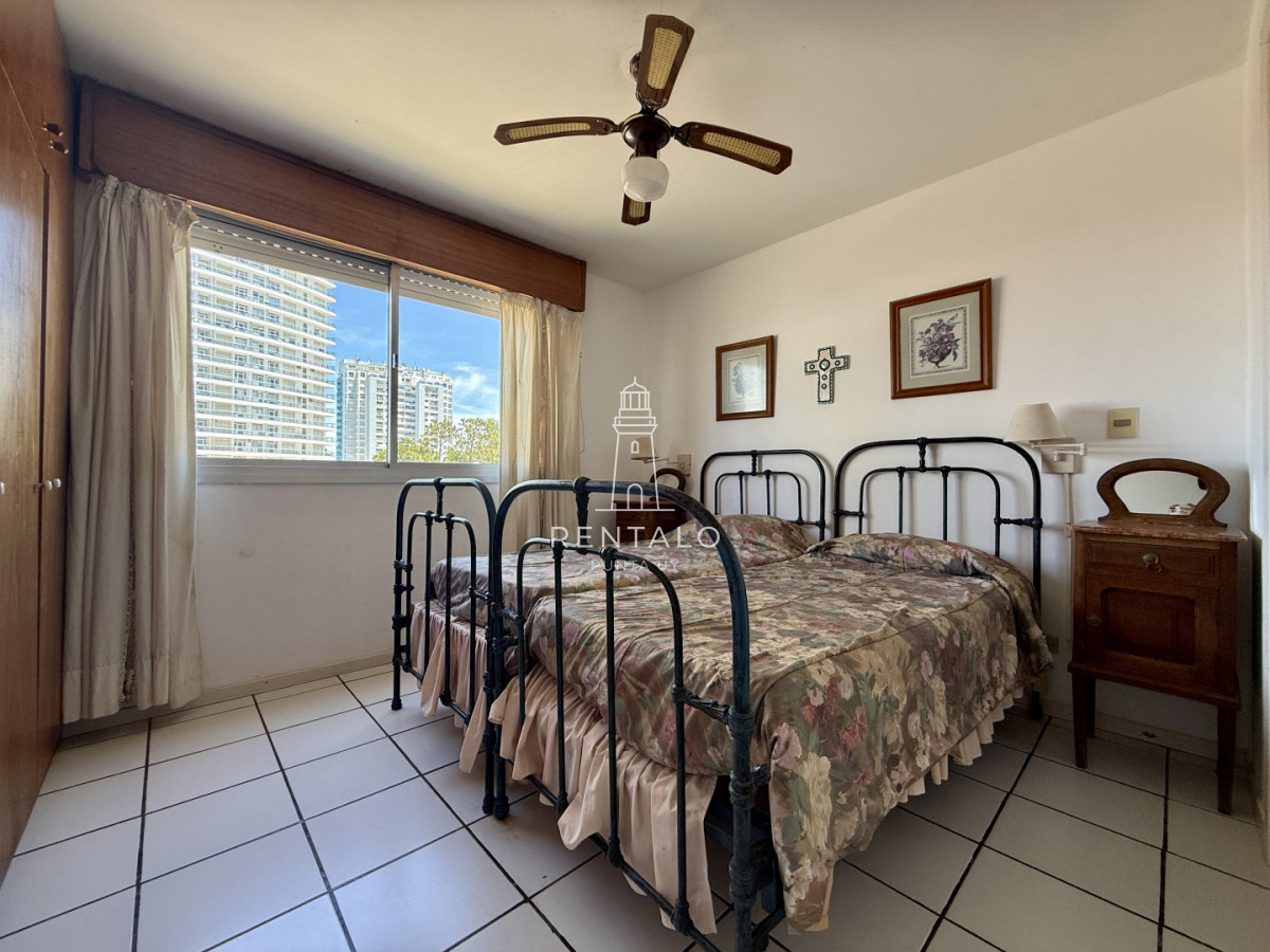 Apartamento ID.102 - Apartamento de 3 dormitorios en venta Punta del Este, playa mansa