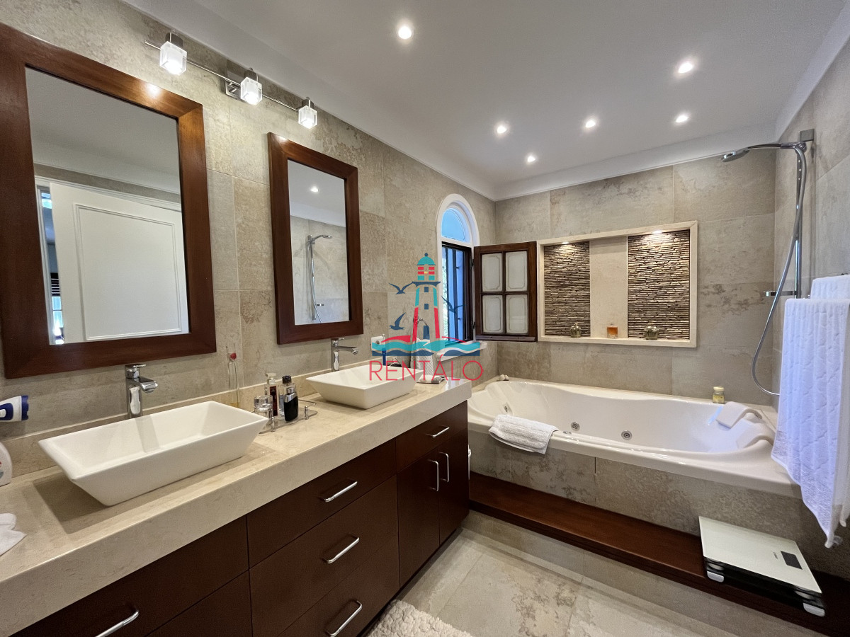 Casa ID.269 - Casa en venta 5 dormitorios en Punta del Este 