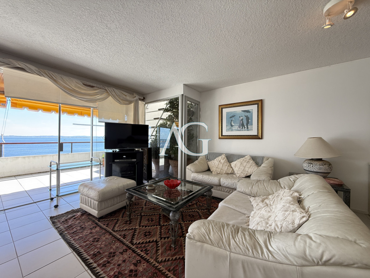 Apartamento ID.514 - Penthouse de categoría en Espigón  Rambla General Artigas