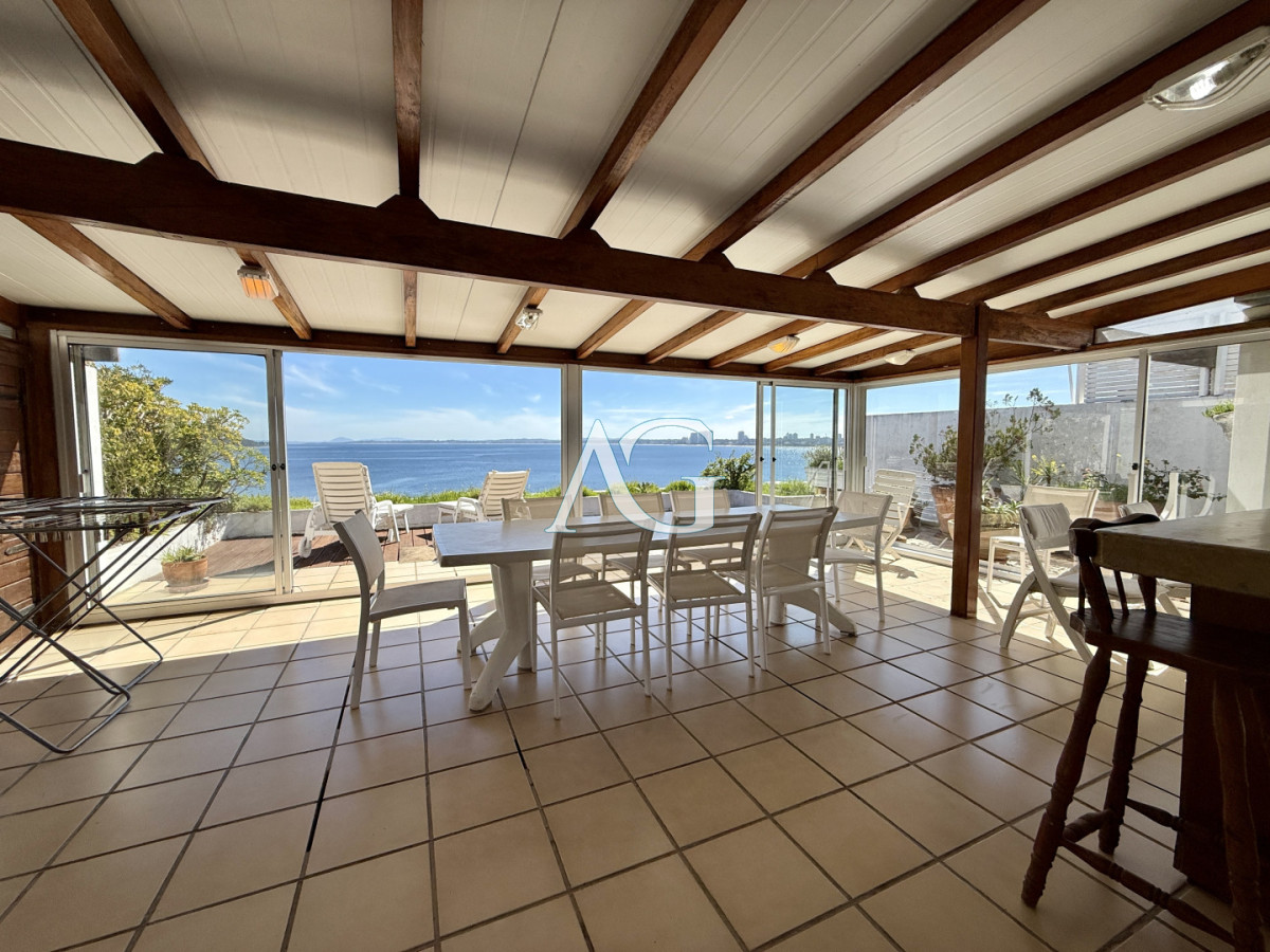 Apartamento ID.514 - Penthouse de categoría en Espigón  Rambla General Artigas