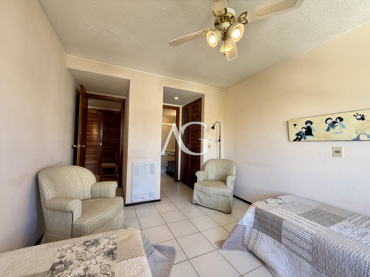 Apartamento ID.514 - Penthouse de categoría en Espigón  Rambla General Artigas