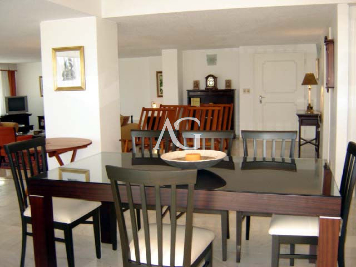 Apartamento ID.196 - Playa mansa amplia terraza 