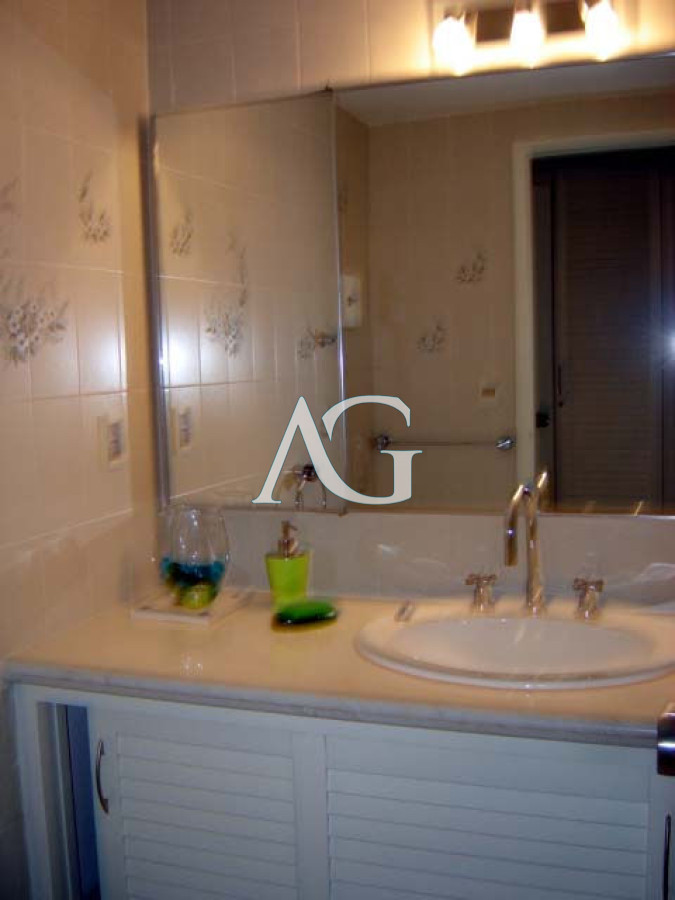 Apartamento ID.196 - Playa mansa amplia terraza 