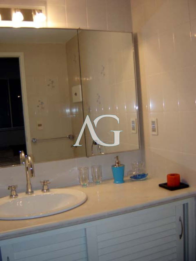 Apartamento ID.196 - Playa mansa amplia terraza 