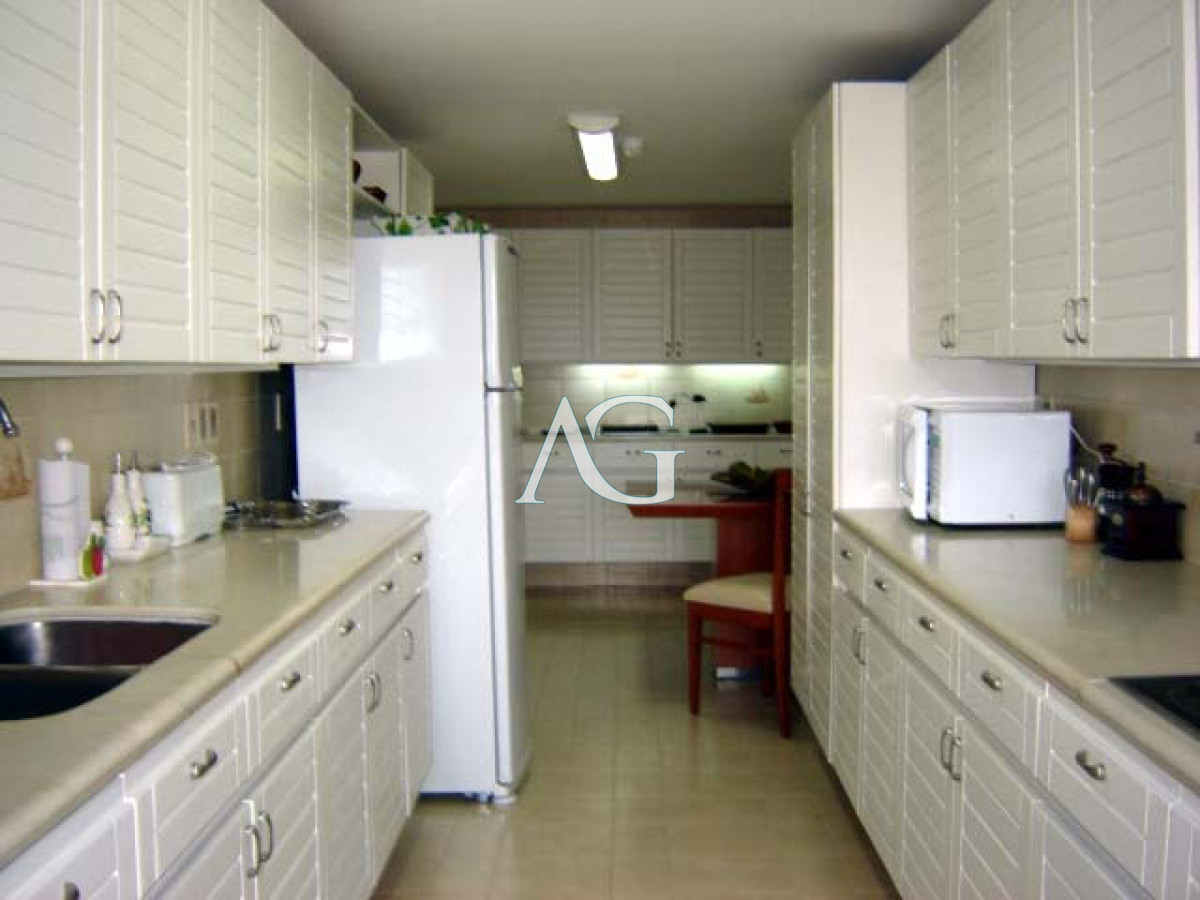 Apartamento ID.196 - Playa mansa amplia terraza 