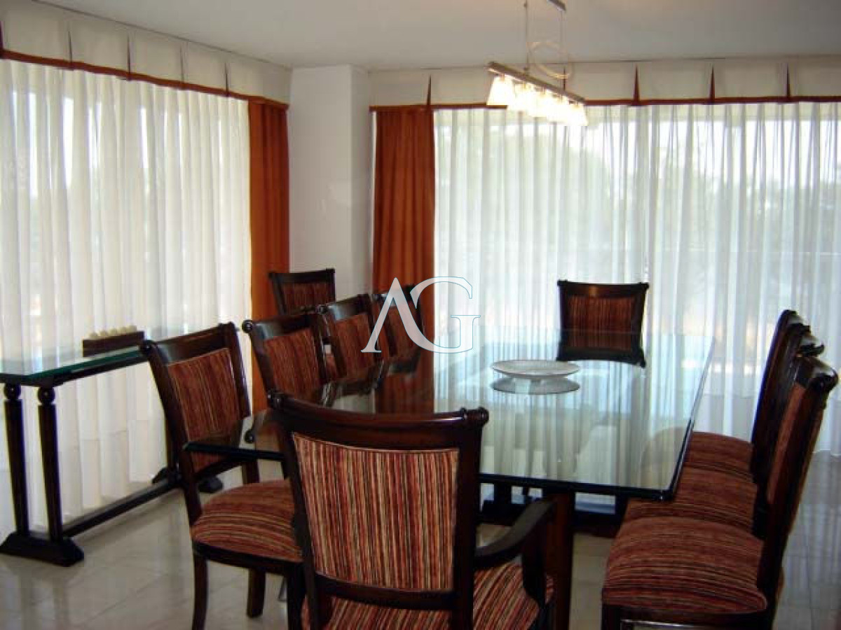 Apartamento ID.196 - Playa mansa amplia terraza 