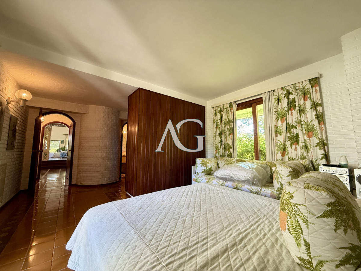 Casa ID.368 - Imponente chalet en venta sobre Av. del Mar  Exclusividad, confort y naturaleza