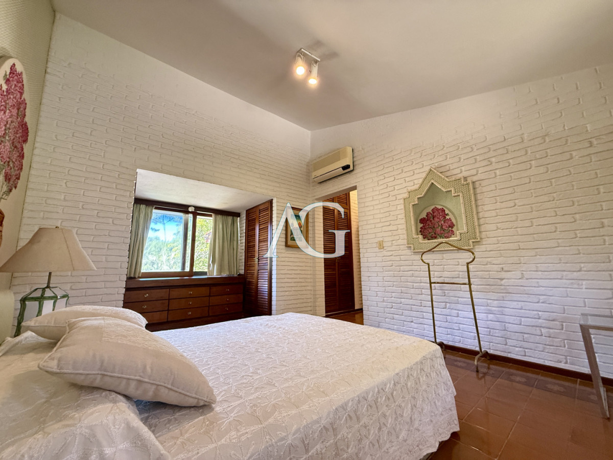 Casa ID.368 - Imponente chalet en venta sobre Av. del Mar  Exclusividad, confort y naturaleza