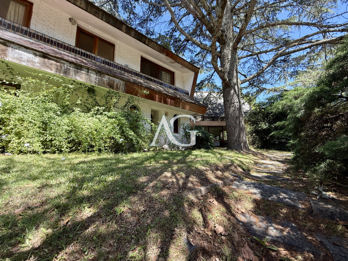 Casa ID.368 - Imponente chalet en venta sobre Av. del Mar  Exclusividad, confort y naturaleza