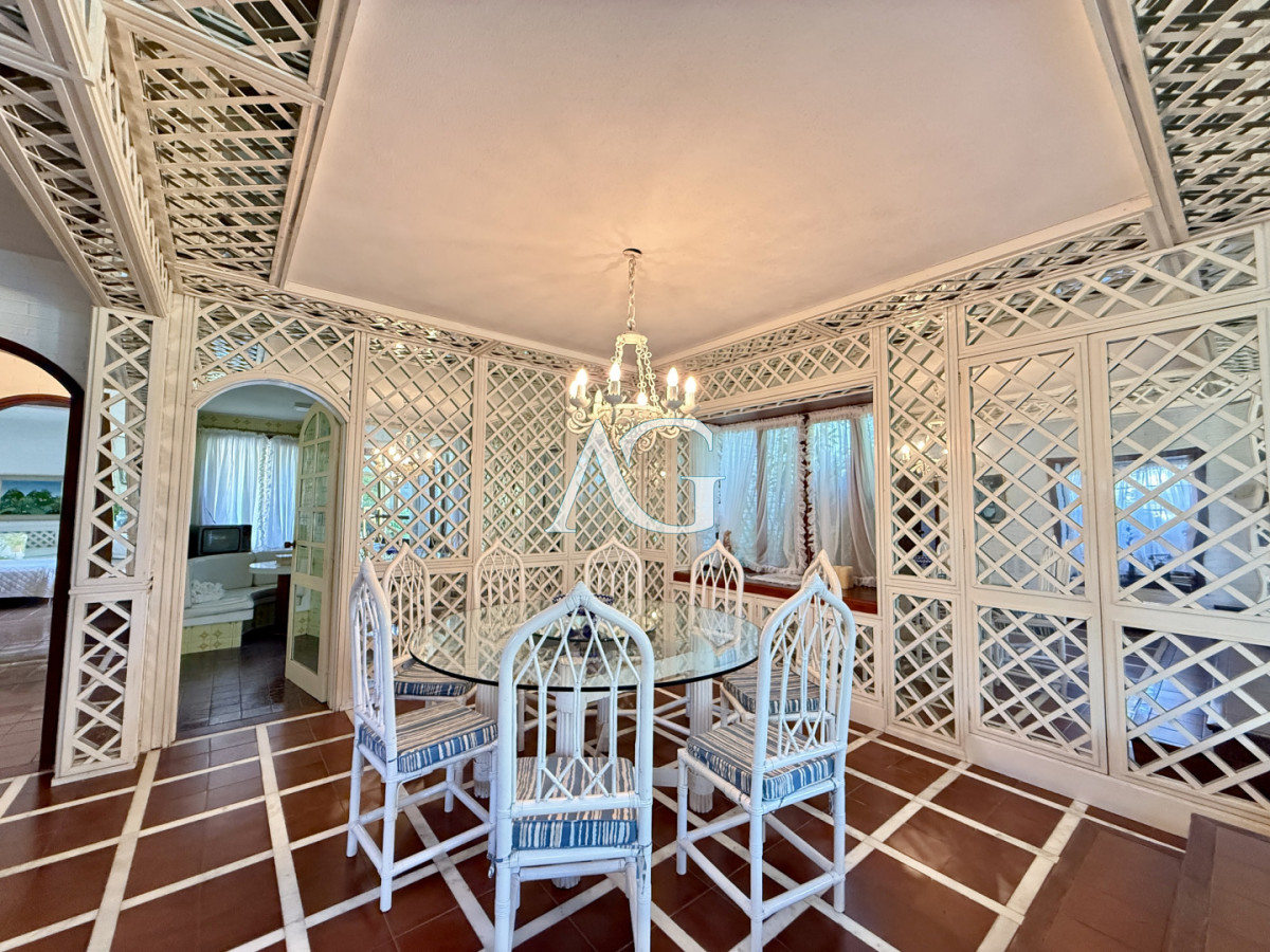 Casa ID.368 - Imponente chalet en venta sobre Av. del Mar  Exclusividad, confort y naturaleza