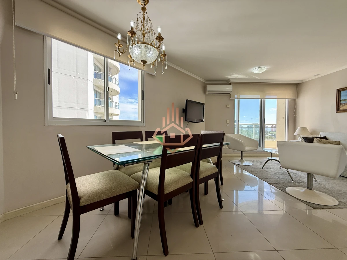 Roosevelt, Punta del Este Piso alto con Vista al Mar