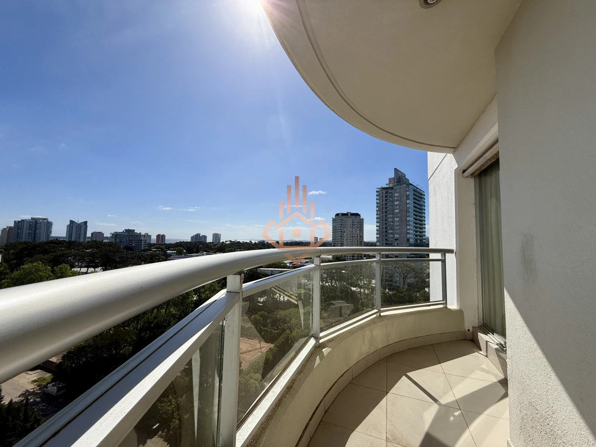 Roosevelt, Punta del Este Piso alto con Vista al Mar