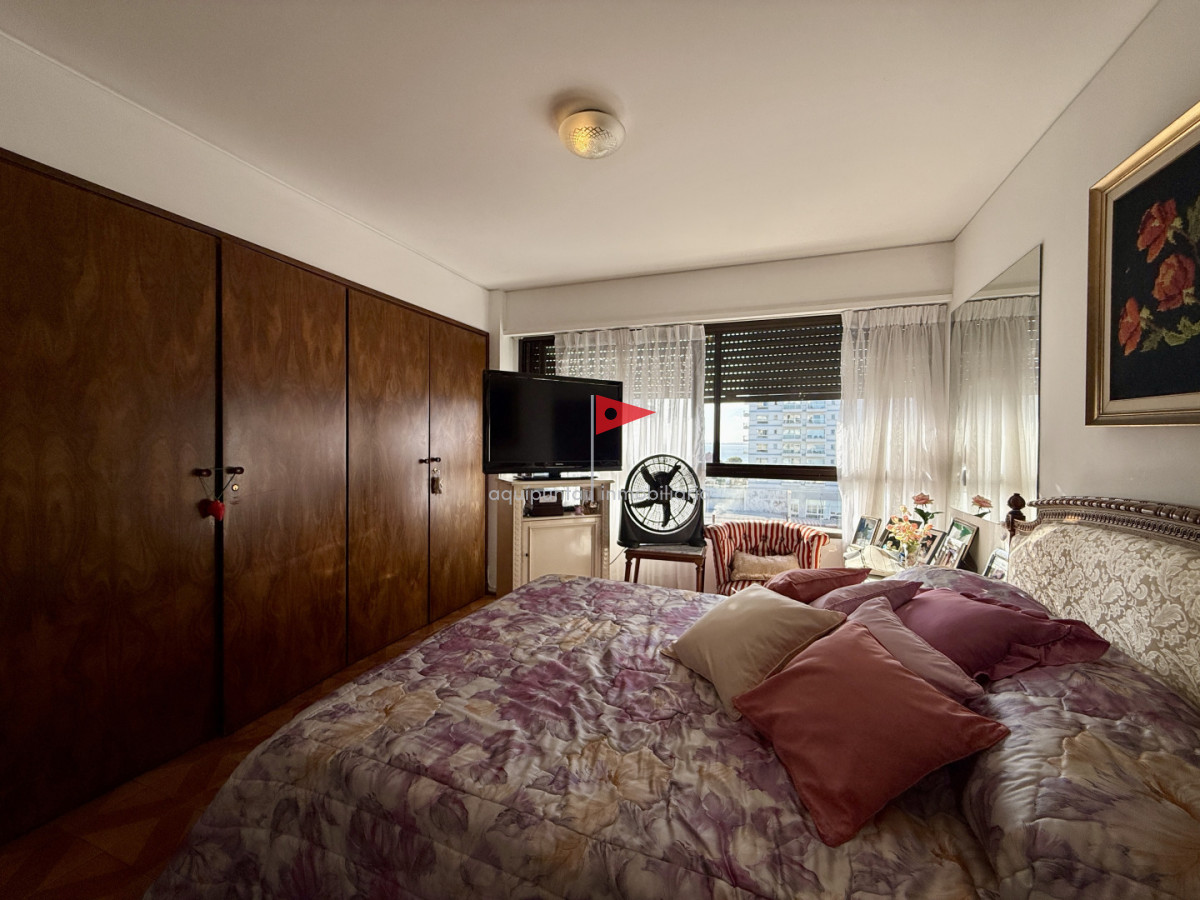 Apartamento ID.176 - Venta  Amplio Apartamento en Torre Amalfi  Playa Mansa