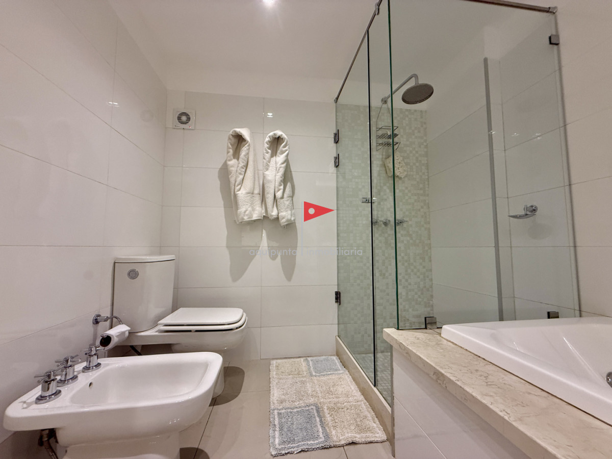 Apartamento ID.63 - Venta apartamento Punta del Este torre lobos 3 dormitorios 