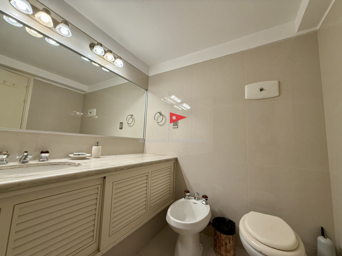 Apartamento ID.220 - Alquiler temporal  Torre El Torreón  Punta del Este