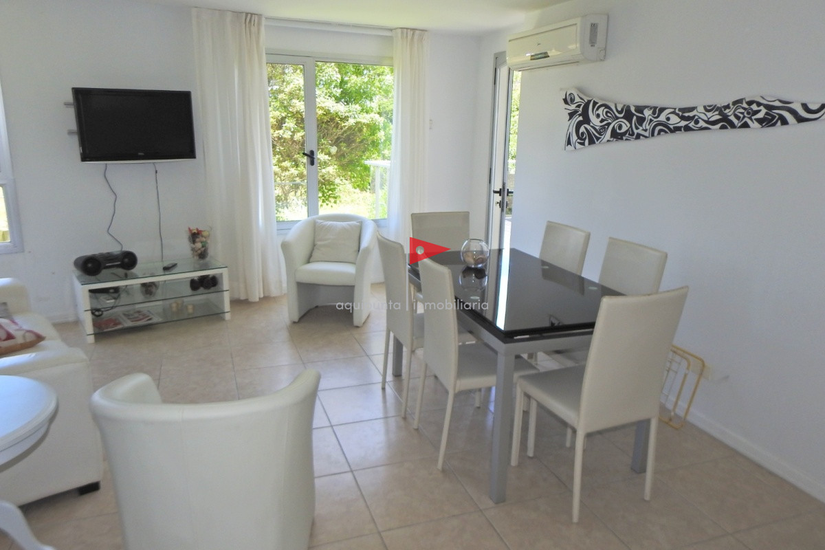 Apartamento ID.269 - Excelente Torre ubicada en la zona de la Brava a 100 metros del océano.  