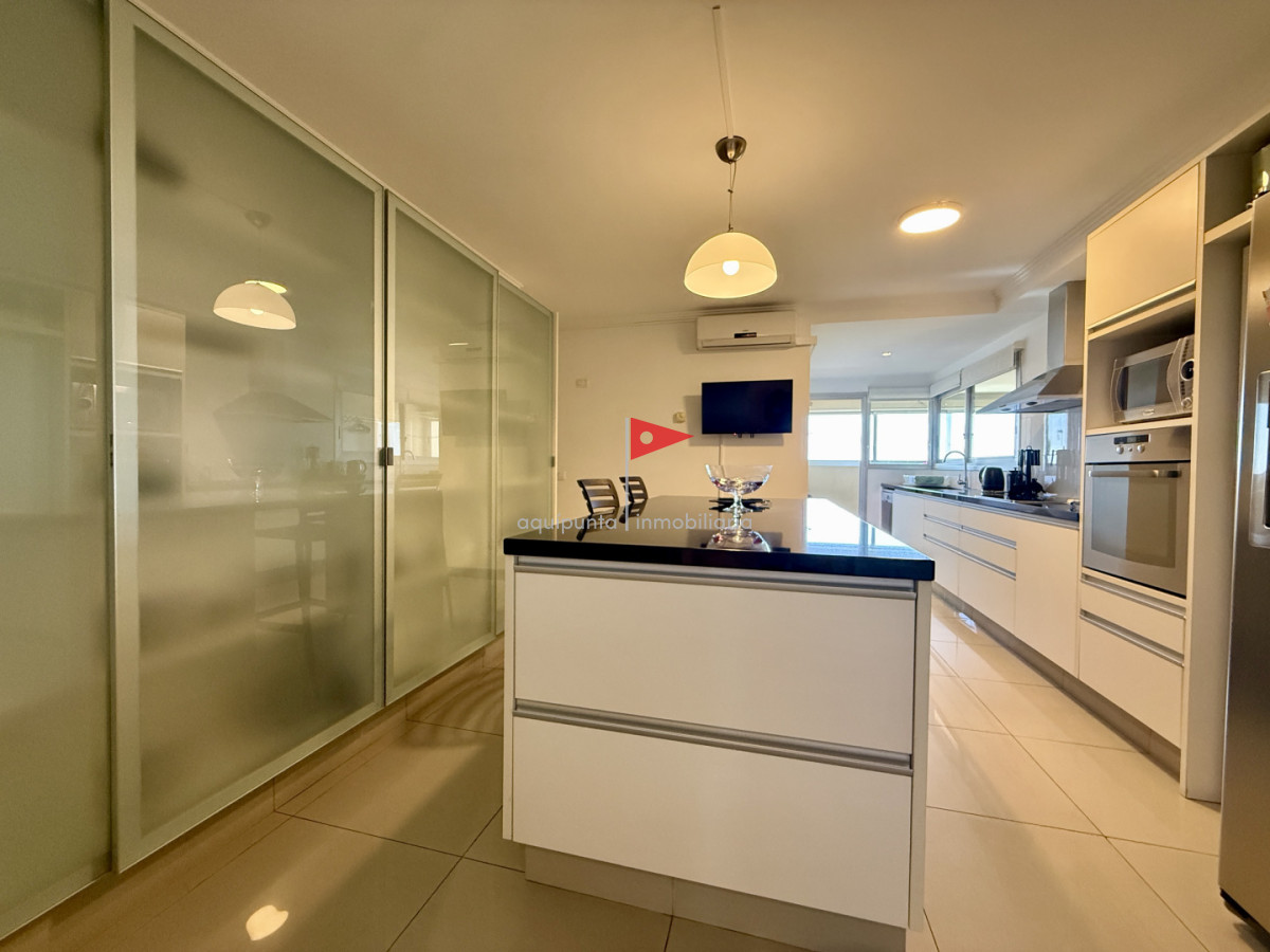 Apartamento ID.63 - Venta apartamento Punta del Este torre lobos 3 dormitorios 