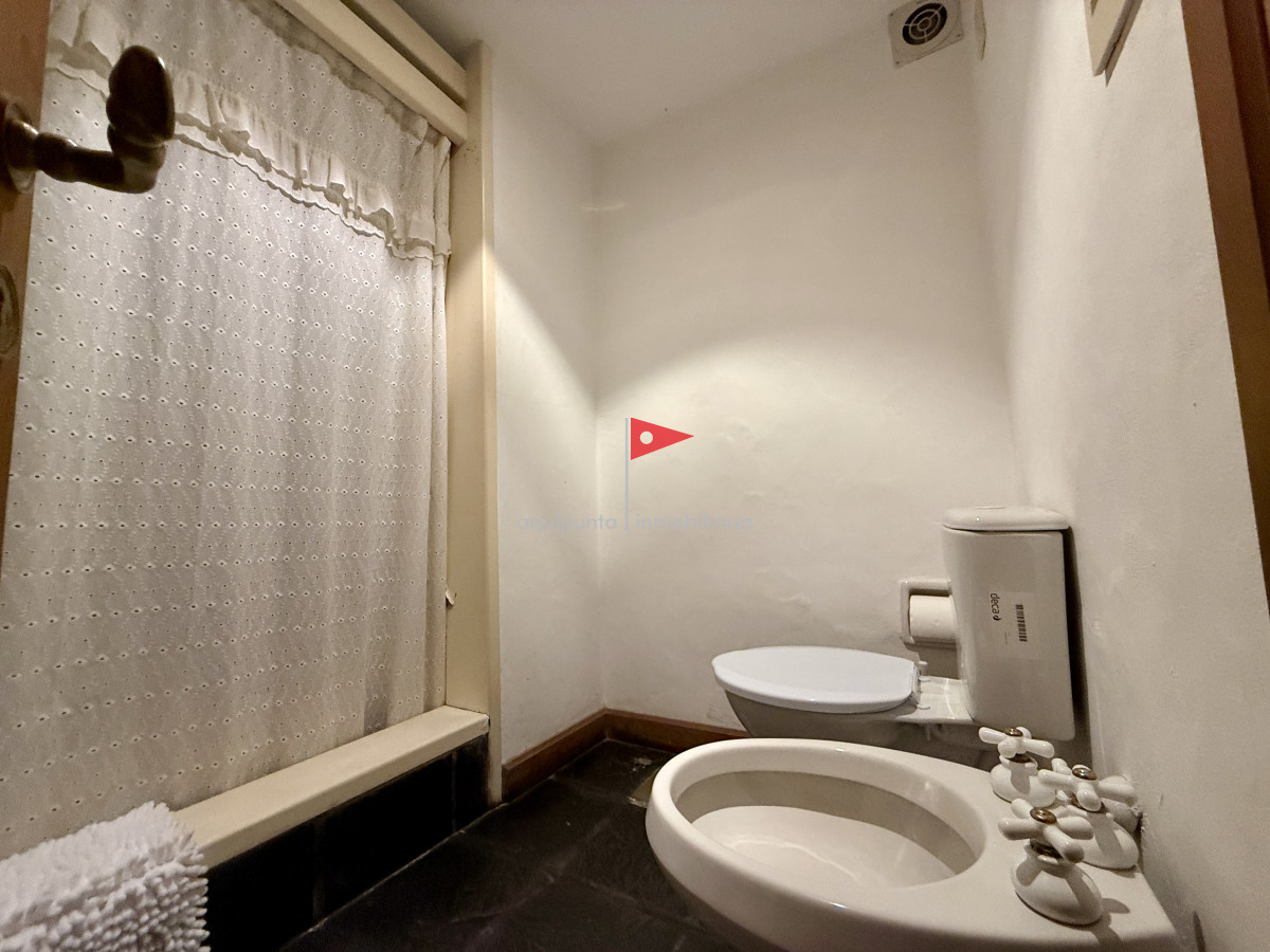 Apartamento ID.83 - Venta Apartamento 4 dormitorios en Marina del Este  Punta Ballena