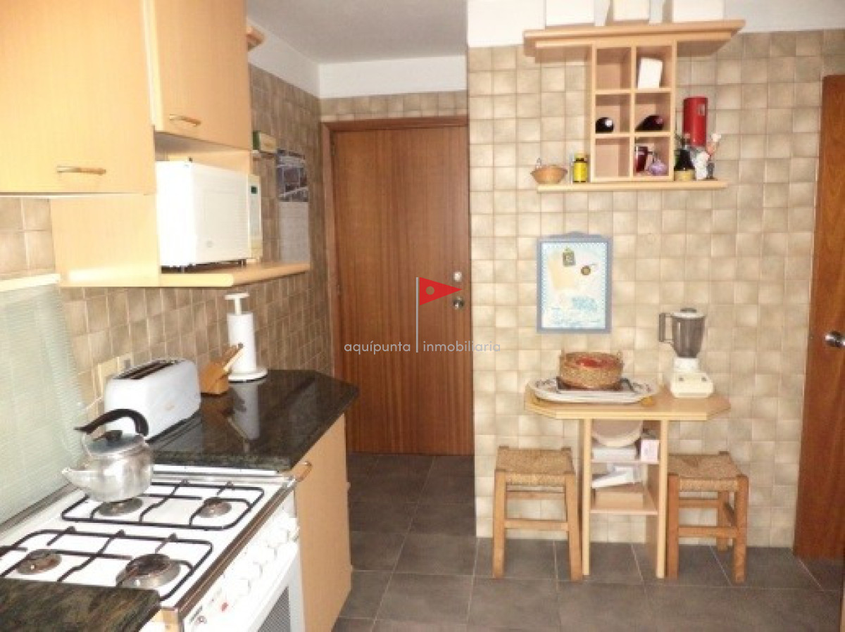 Apartamento ID.76 - Venta apartamento 3 dorm 2 baños sobre avenida Roosevelt ESCUCHA OFERTAS