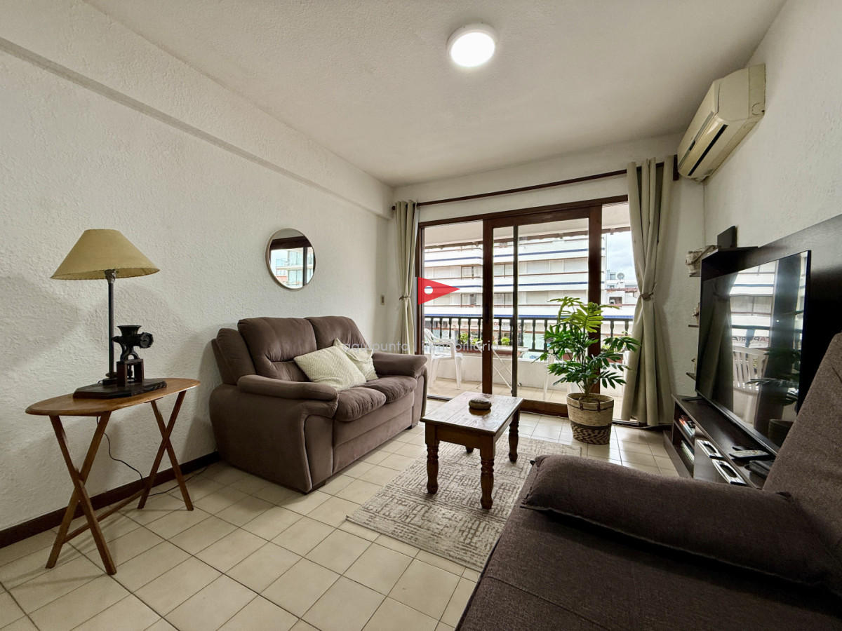 Apartamento ID.276 - Apartamento en venta en Centro Lafayette sobre la emblemática calle 24 en pleno corazón de Punta del Este