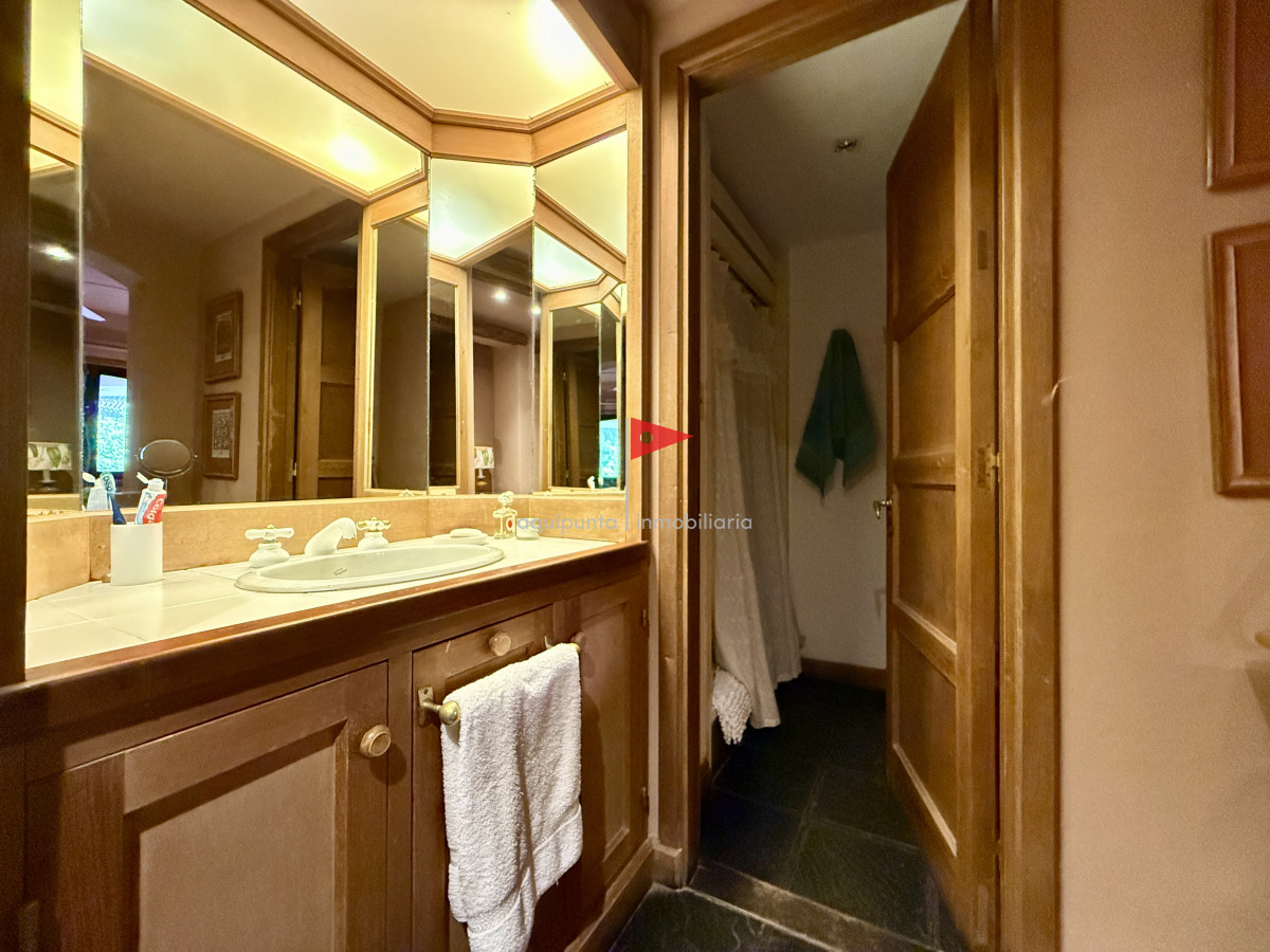 Apartamento ID.83 - Venta Apartamento 4 dormitorios en Marina del Este  Punta Ballena